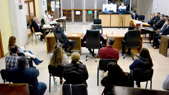 El juicio continuará mañana