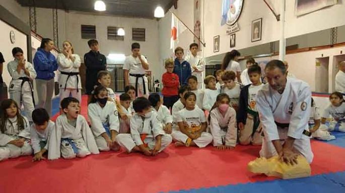 Un interesante taller en la Escuela Miyazato