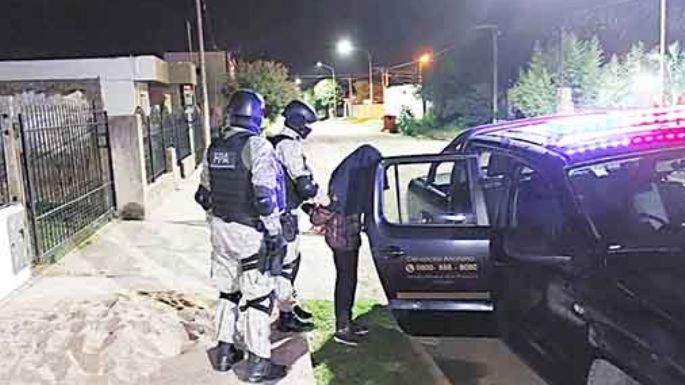 Allanaron puntos de venta de droga  y arrestaron a cuatro personas