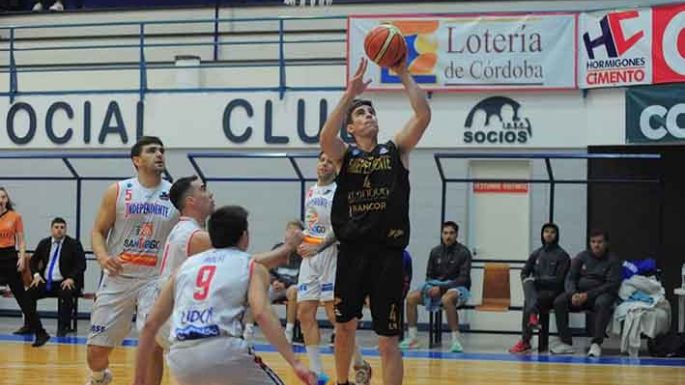 Independiente de Oliva  perdió y se complicó