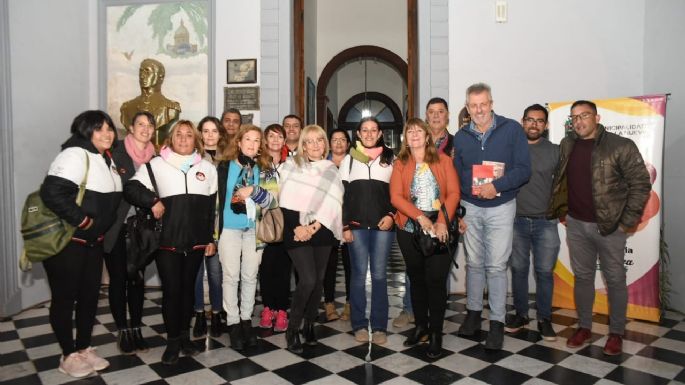 Villa Nueva se suma a la campaña nacional que regala bufandas a excombatientes