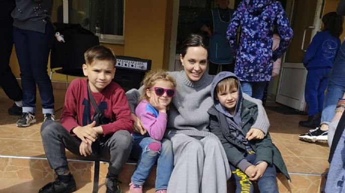 Angelina Jolie viajó a Ucrania y conversó con desplazados en Lviv