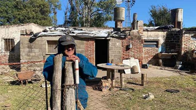 “El hombre comía las sobras”