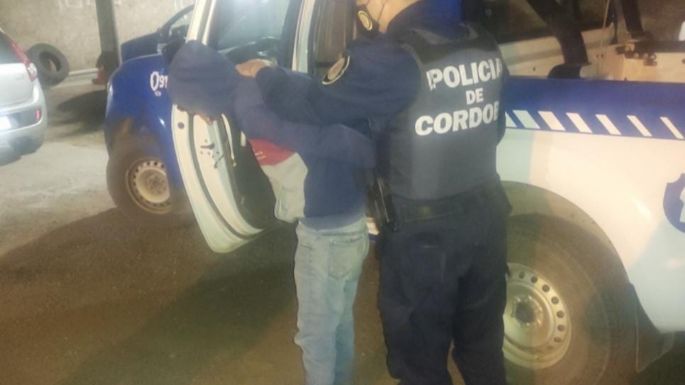 Lo engancharon tratando de abrir la puerta de una casa
