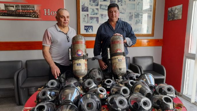 Un villamariense ofició de nexo para la donación de equipos usados de Canadá a los Bomberos Voluntarios