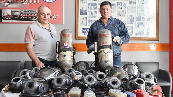 Un bombero formado con el “Mula” trajo una donación desde Canadá