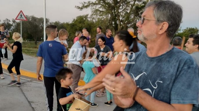 Vecinos del barrio Golf ya se encuentran reclamando en el puente