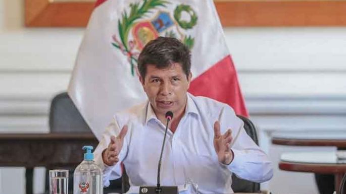 Intentan forzar la renuncia de Castillo