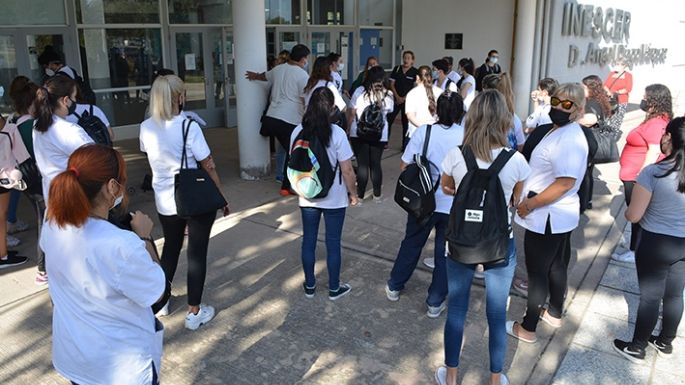 Estudiantes de Enfermería se manifestaron en el Inescer