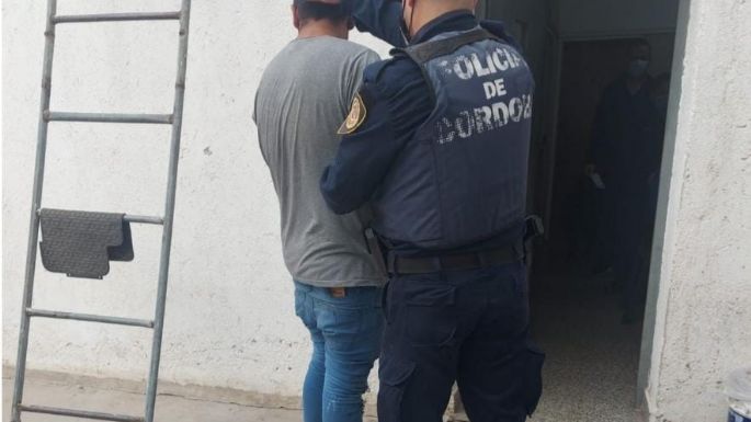 Preso por romper con un palo la luneta de un auto estacionado