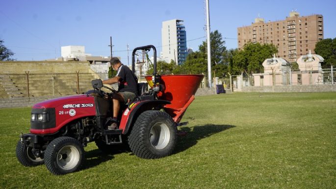 Iniciaron las tareas de resembrado en la Placita Ocampo