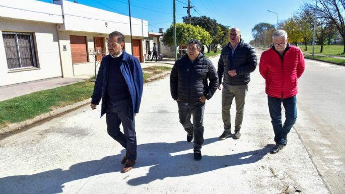 Gill recorrió la obra de pavimentación de avenida Granaderos Argentinos