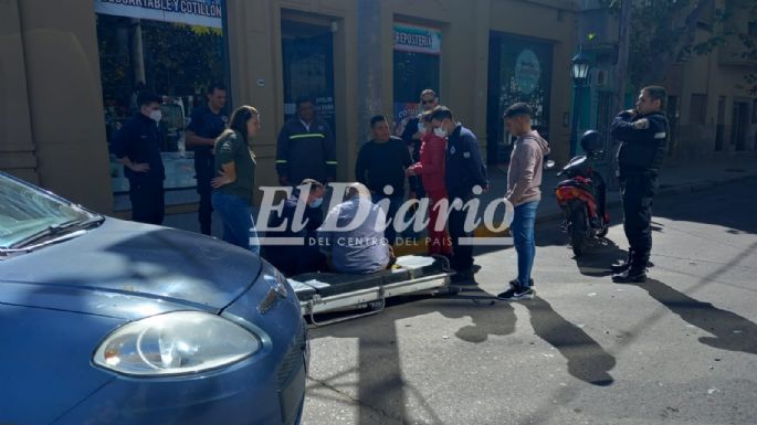 Choque en la esquina de Mendoza y Carlos Pellegrini