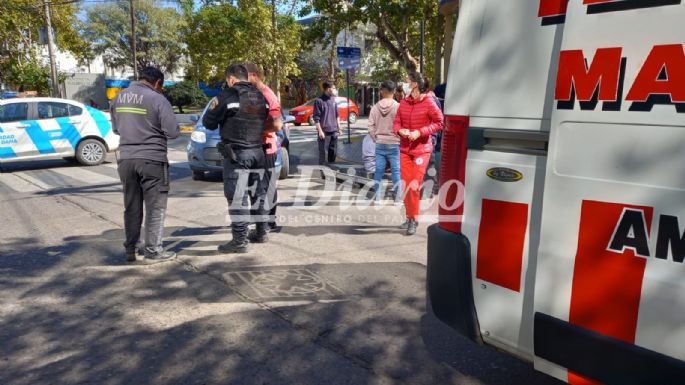 Choque en la esquina de Mendoza y Carlos Pellegrini