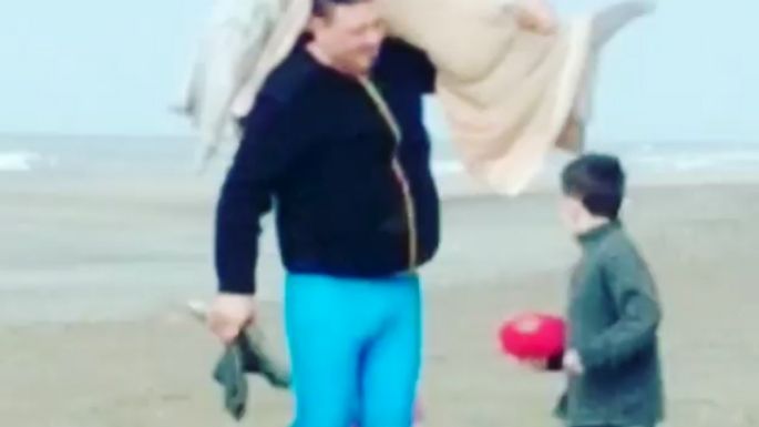 Repudio generalizado contra el hombre que se llevó un delfín de la playa