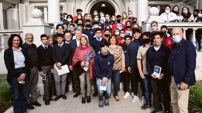 Más de 60 jóvenes asumieron sus bancas
