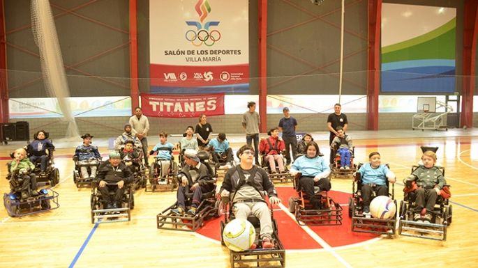 Primer encuentro de fútbol adaptado