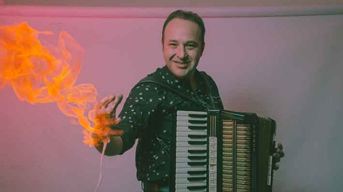 Con la misión de hacer bailar