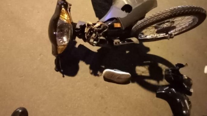Dos mujeres heridas tras chocar con su moto contra un auto