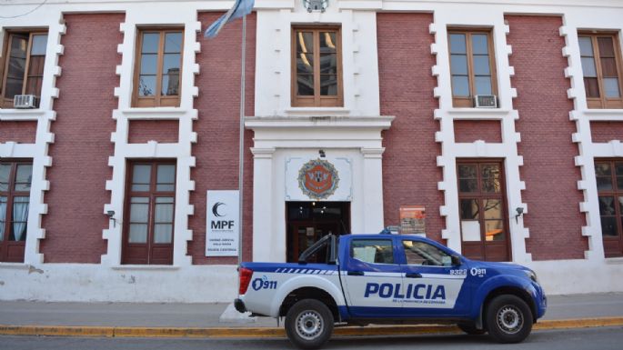Una expareja terminó detenida tras romper una orden de restricción