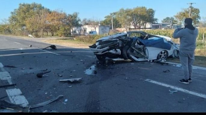 Una familia completa falleció tras chocar contra un camión estacionado en la banquina