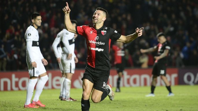 Colón se clasificó a octavos de final en una "noche soñada" de Lértora