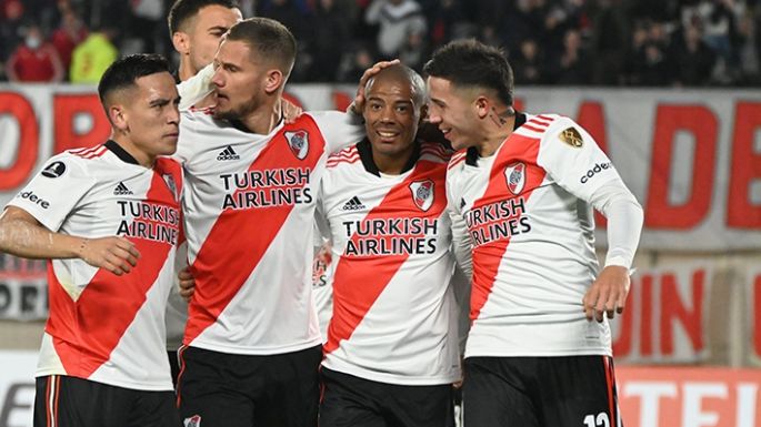 River goleó y sigue en camino