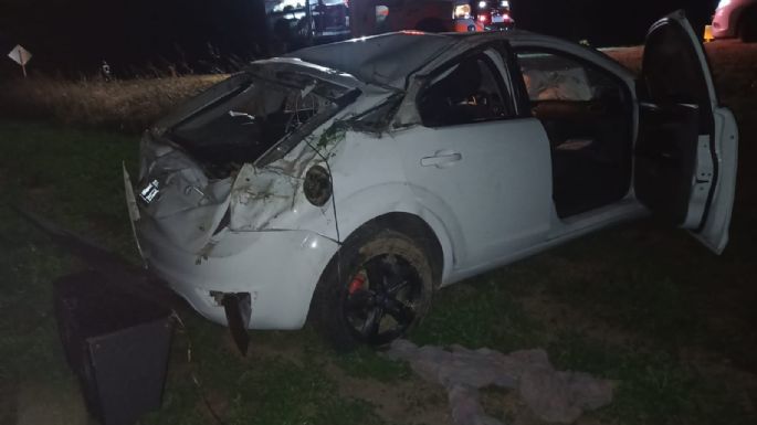 Se durmió manejando en la ruta, dio varios tumbos y salió ileso