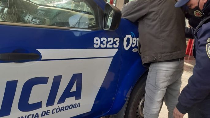 Ebrio, comenzó a proferir insultos en la Terminal de Ómnibus