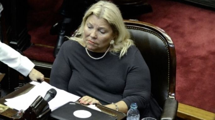 Elisa Carrió contra el papa Francisco: “Expreso mi vergüenza como católica por sus actitudes”