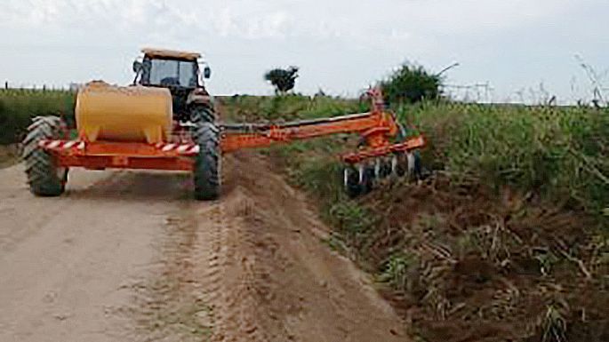 Ensanchan y elevan el camino