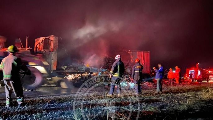 Bomberos sofocaron un incendio originado en un camión y semiremolque térmico