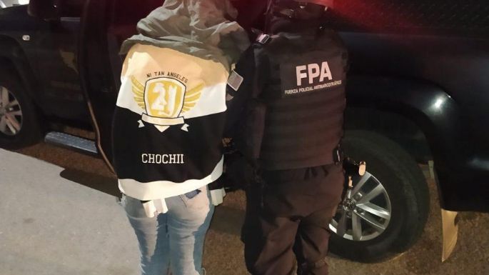 Guardaba la droga que vendía en la cuna de su bebé de ocho meses