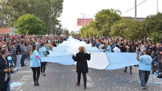 Con un centenar de instituciones, el desfile vuelve a la Belgrano