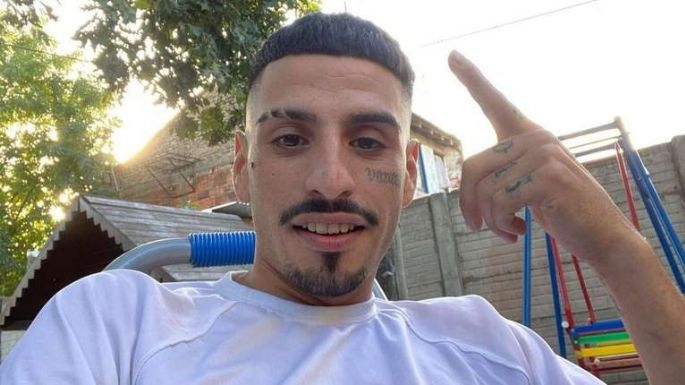 El cantante de cumbia Noba continúa internado en terapia intensiva en estado "crítico"