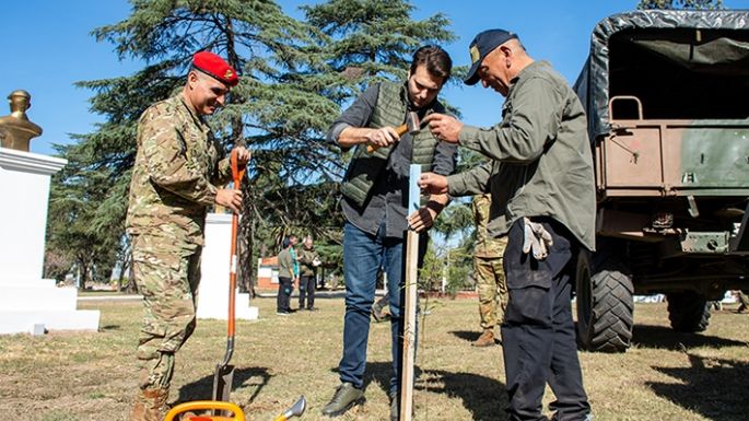 Mil árboles en el predio del Ejército