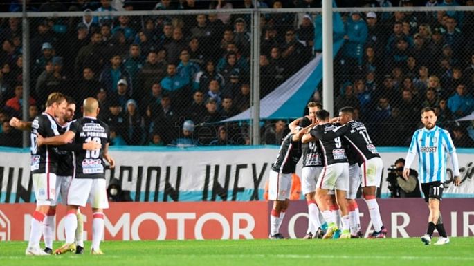 Sorpresiva eliminación de Racing en el Cilindro