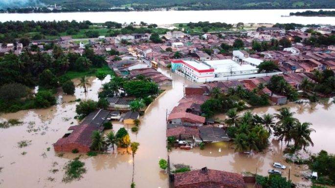 Al menos 29 personas murieron por las lluvias que no cesan en la región de Recife