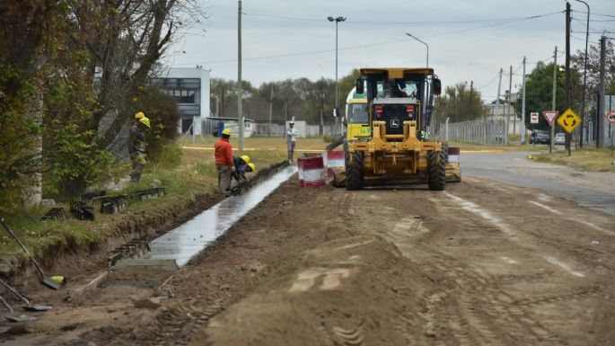 Sigue la ampliación de calzada y cordón cuneta en calle Deán Funes