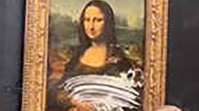 Arrojaron una tarta contra La Gioconda