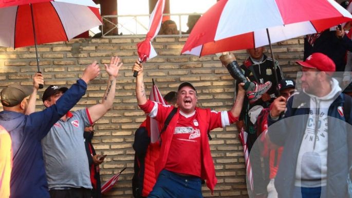 Expulsaron de Paraguay a 45 hinchas de Independiente por portación de drogas y armas
