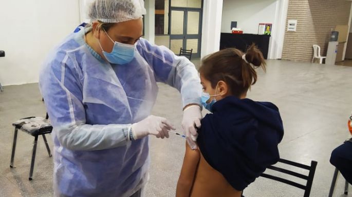 Covid: Comenzó la aplicación de las dosis de refuerzo para niños entre 5 y 11 años