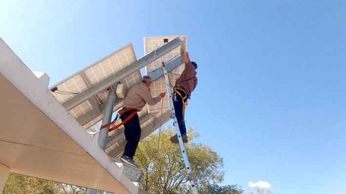 Acceso a energía y comunicación