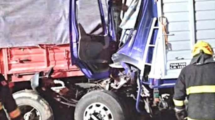 Joven motociclista grave en Villa Nueva y un camionero fallecido en la autopista