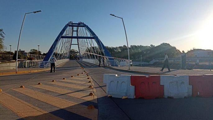 Quejas por corte en el puente Perón