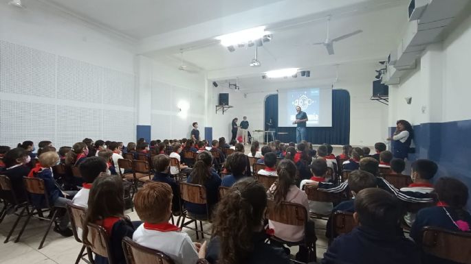 La astronomía va a la escuela