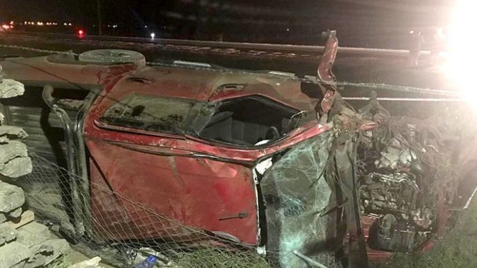 Jóvenes chocaron en moto contra pick-up y murieron