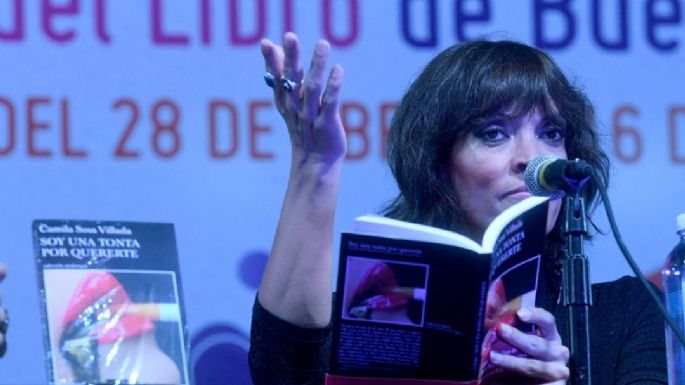 La escritora cordobesa Camilla Sosa Villada fue ovacionada en la Feria del Libro