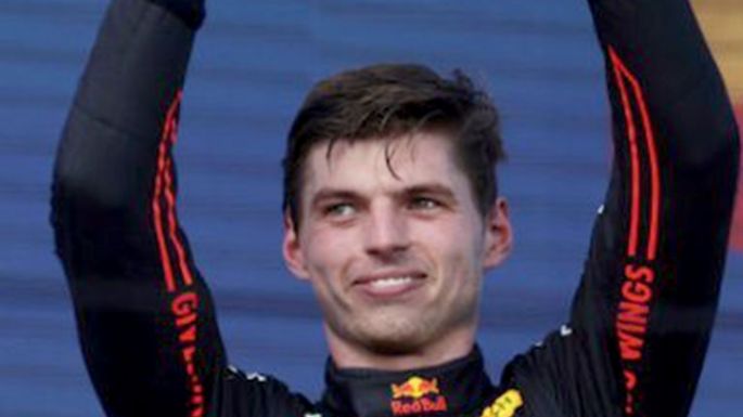 Tercer triunfo de Verstappen en una carrera repleta de glamour