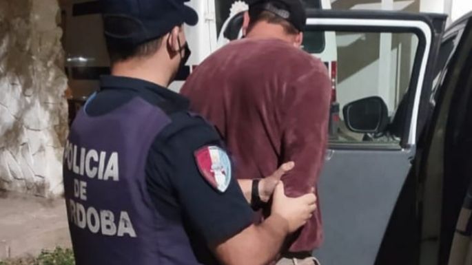 Lo engancharon robando barras de hierro de una obra en construcción